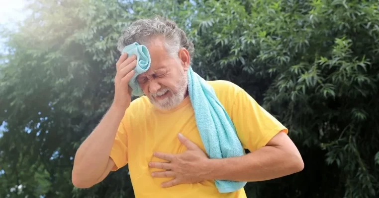 Dấu hiệu đột quỵ trước 1 ngày không phải ai cũng biết